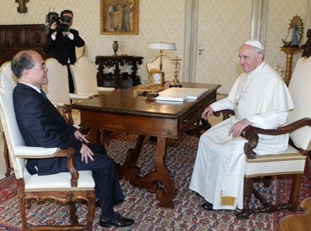 Chủ tịch Quốc hội Nguyễn Sinh Hùng hội kiến Giáo hoàng Francis I ảnh 1